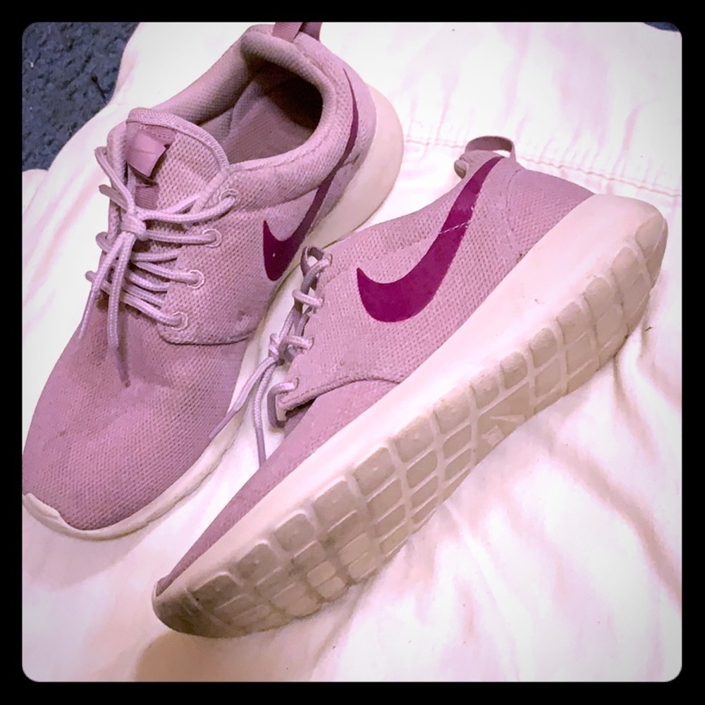 Size 7 1/2 Nike runners OBO